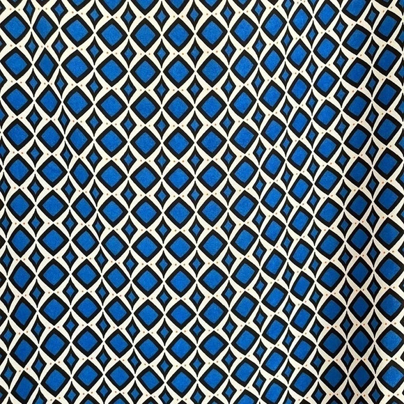 Unique Spectrum Blue Geometric Zipper Sleeveless Blouse - Picture 8 of 10